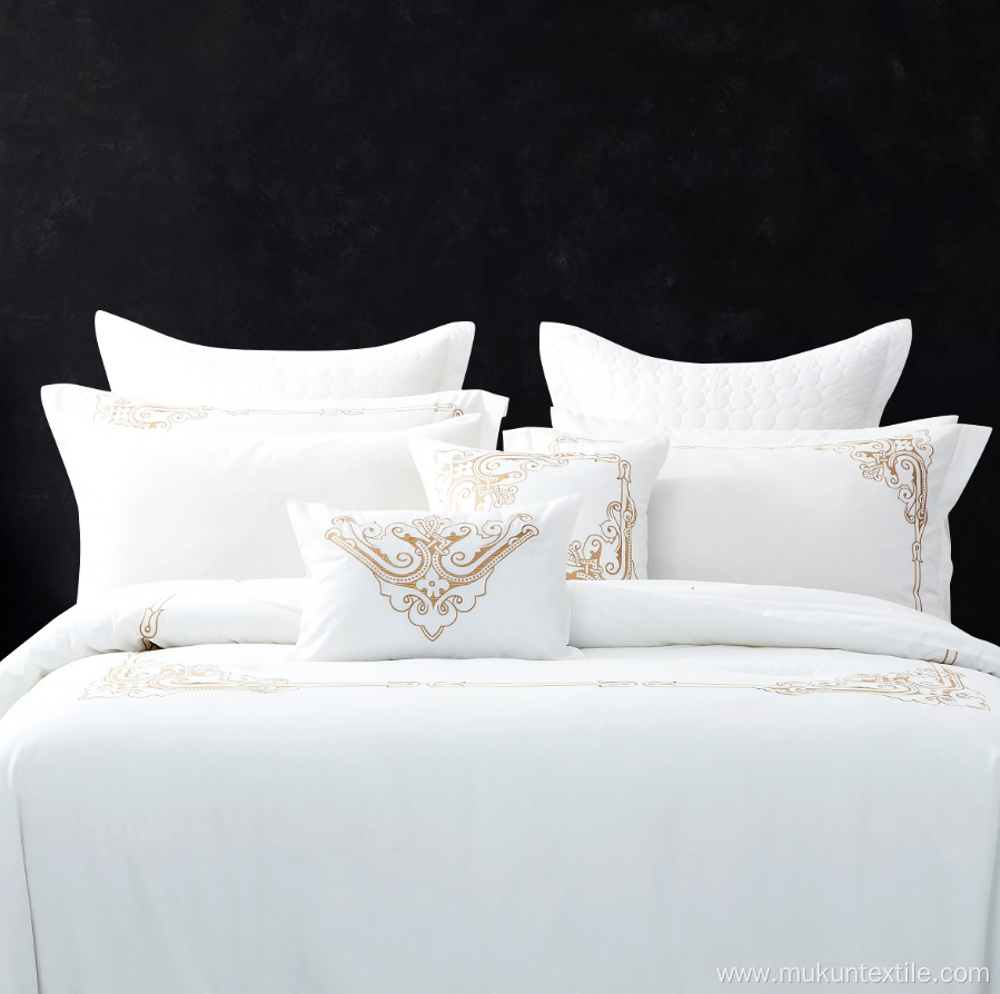 Luxury bedding comforter bedding set