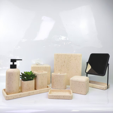 Badrumstillbehörsset i beige travertinstil