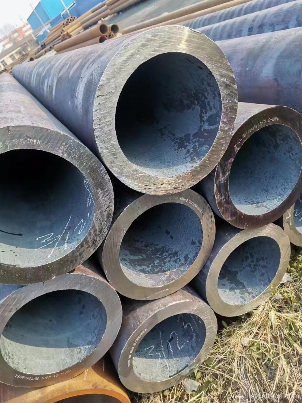 Supply of galvanized seamless steel pipes