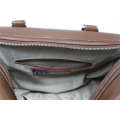 Bolsa marrom crossbody com margaca