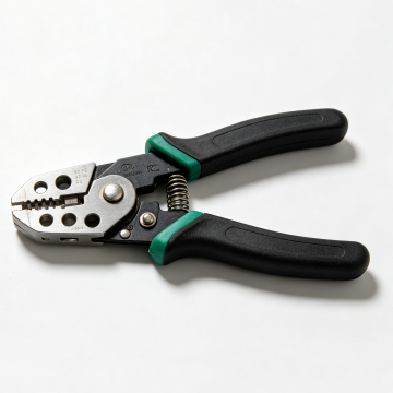 Многофункциональные клещи для зачистки проводов.