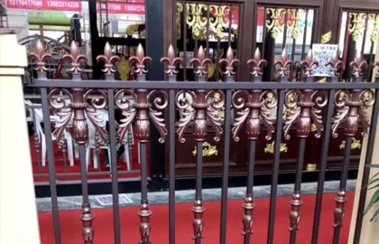 Courtyard villas, manor gardens, fences