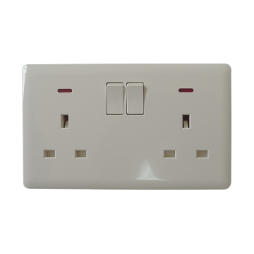 13A Twin Socket: 2 Gang Switched Socket Outlet