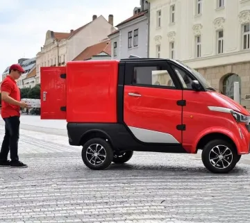 EEC Approval Smaller 4 Wheeler 3kw Electric Pickup vehicle with Fast Charger