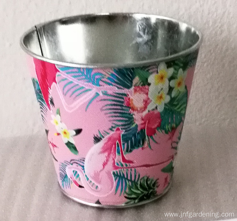 Doodle pattern iron flower bucket