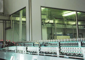 Automatic Tilting Beverage Bottle Conveyor System Chain For Cap Sterilization