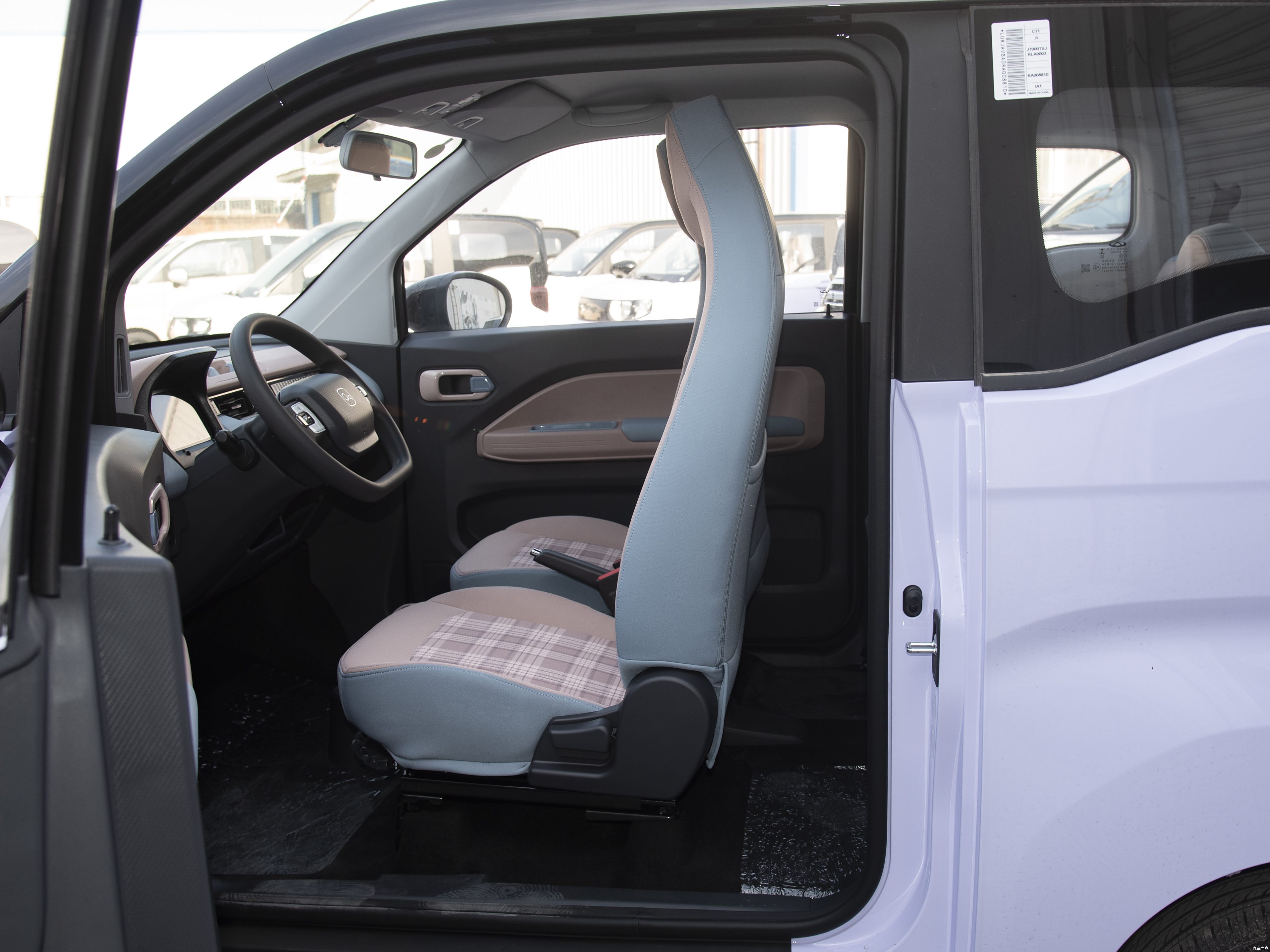 Chery QQ ice cream electric mini car