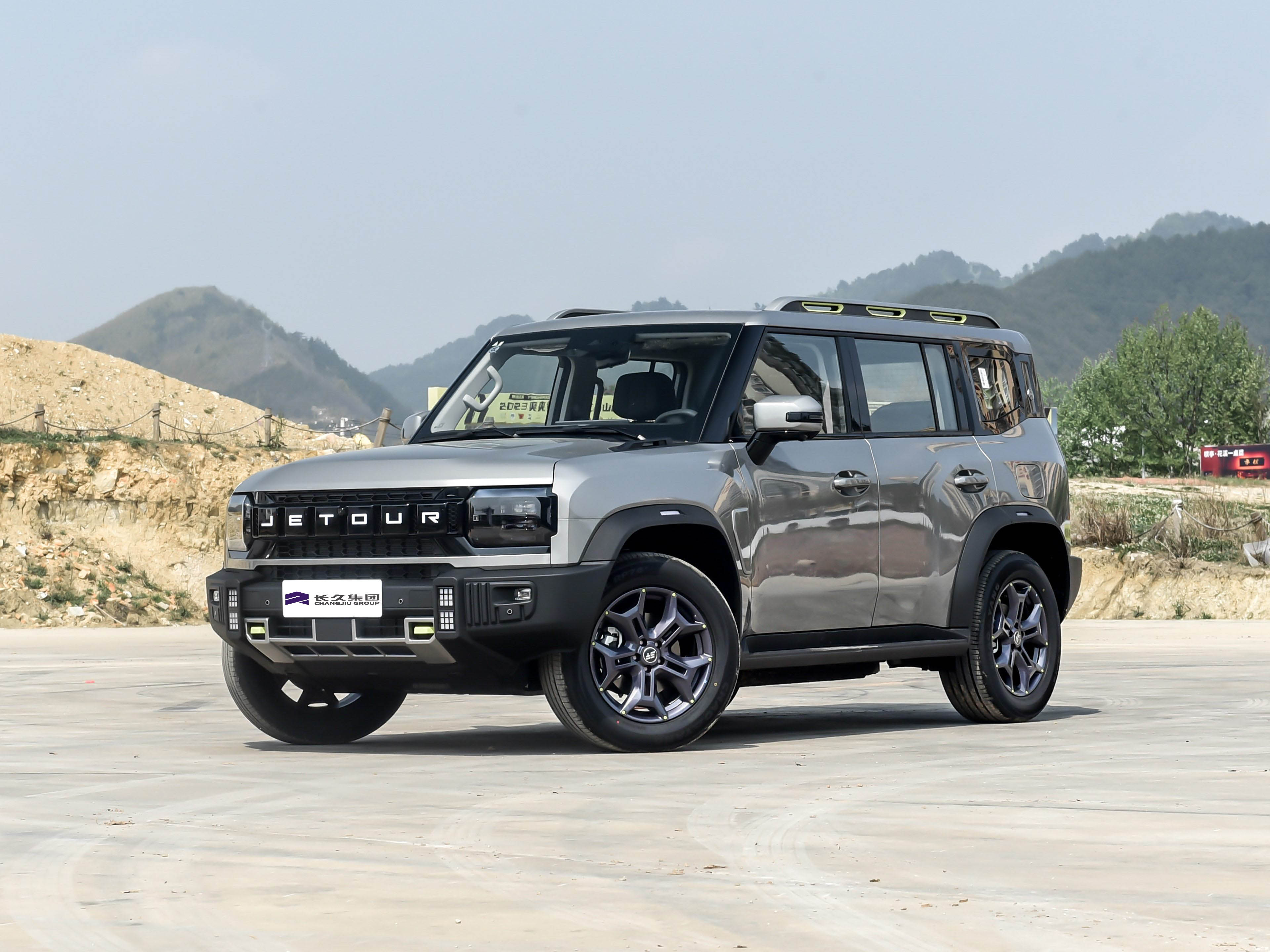 Plug-in hybrid off-road vehicle Jetour ShanhaiT2