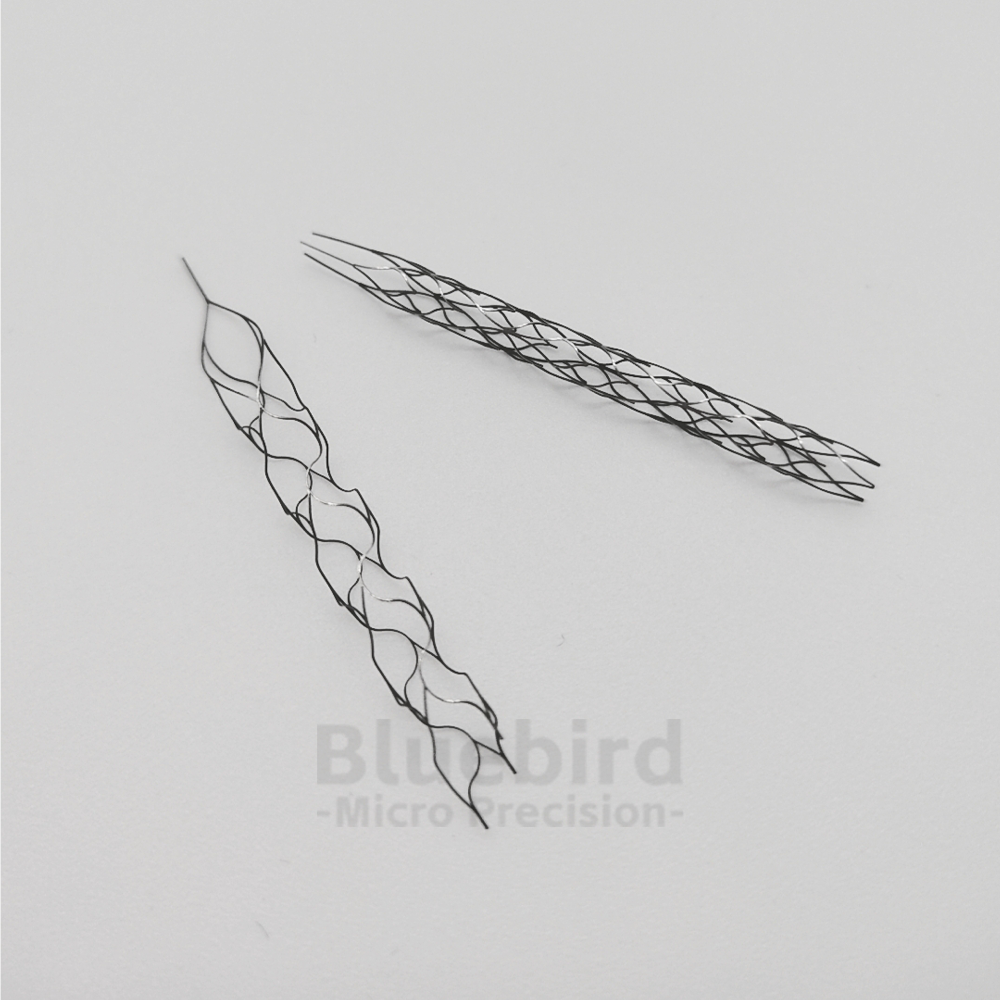 Ultraprecise femtosecond laser cutting machine