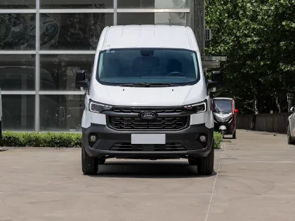 In Stock 2024 Ford Transit T8 2.0T 3-Seater Diesel Van - High Performance Commercial Cargo Van