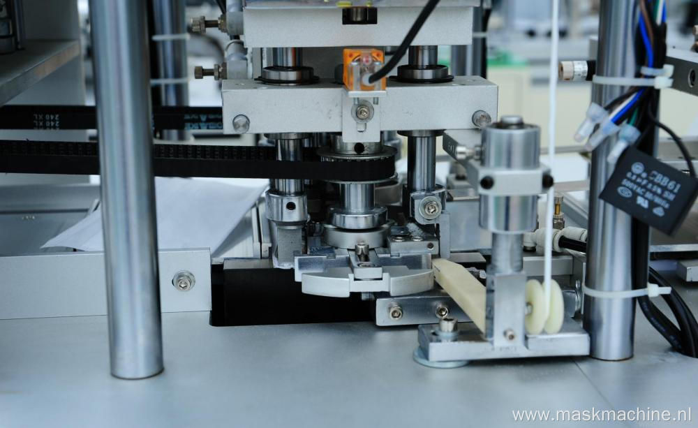 High Output Automatic Disposable Medical Flat Face Mask Making Machine