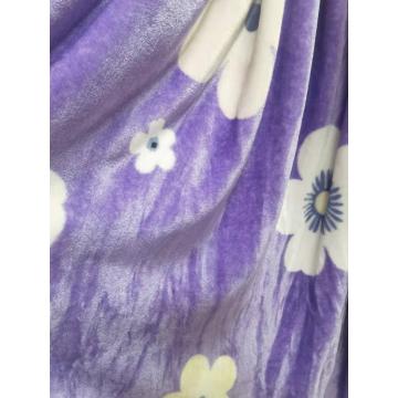 Couverture en polaire flanelle de couleur violette