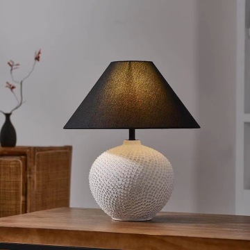 Vintage Chinese Ceramic Desk Lamp for Hotel and Living Spaces