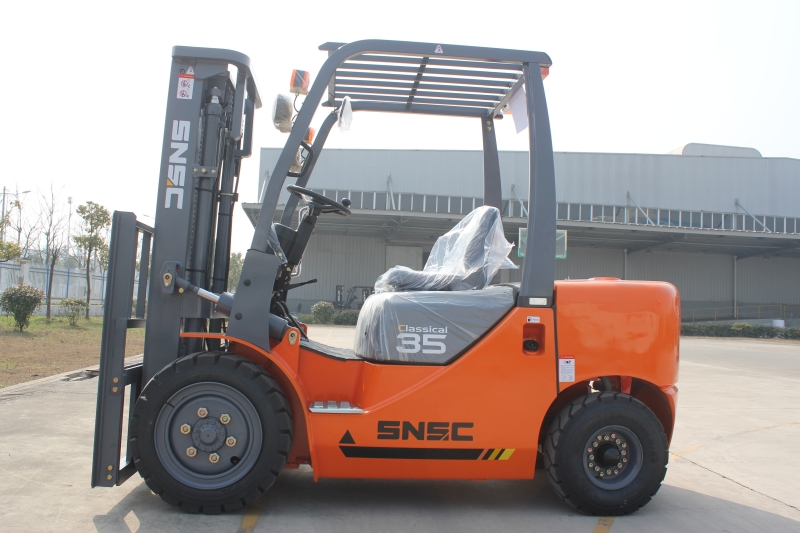 3.5 Tons Fork lifter
