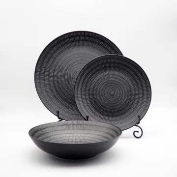 Custom Design Luxury Porcelain Restaurants Bowl Dishes Plates Dinner Set Home Tableware Matt Black Ceramic Dinnerware Set