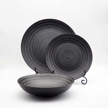 Conception personnalisée Luxury Restaurants en porcelaine Bowl Disques Assiettes Dîner Set Varelle d&#39;accueil Matt Black en céramique