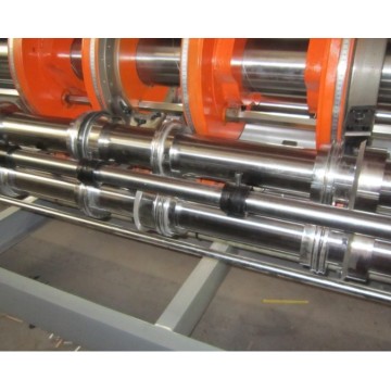 Semiautomatic rotary slotting machine