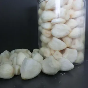 Unique snacks vf garlic cloves