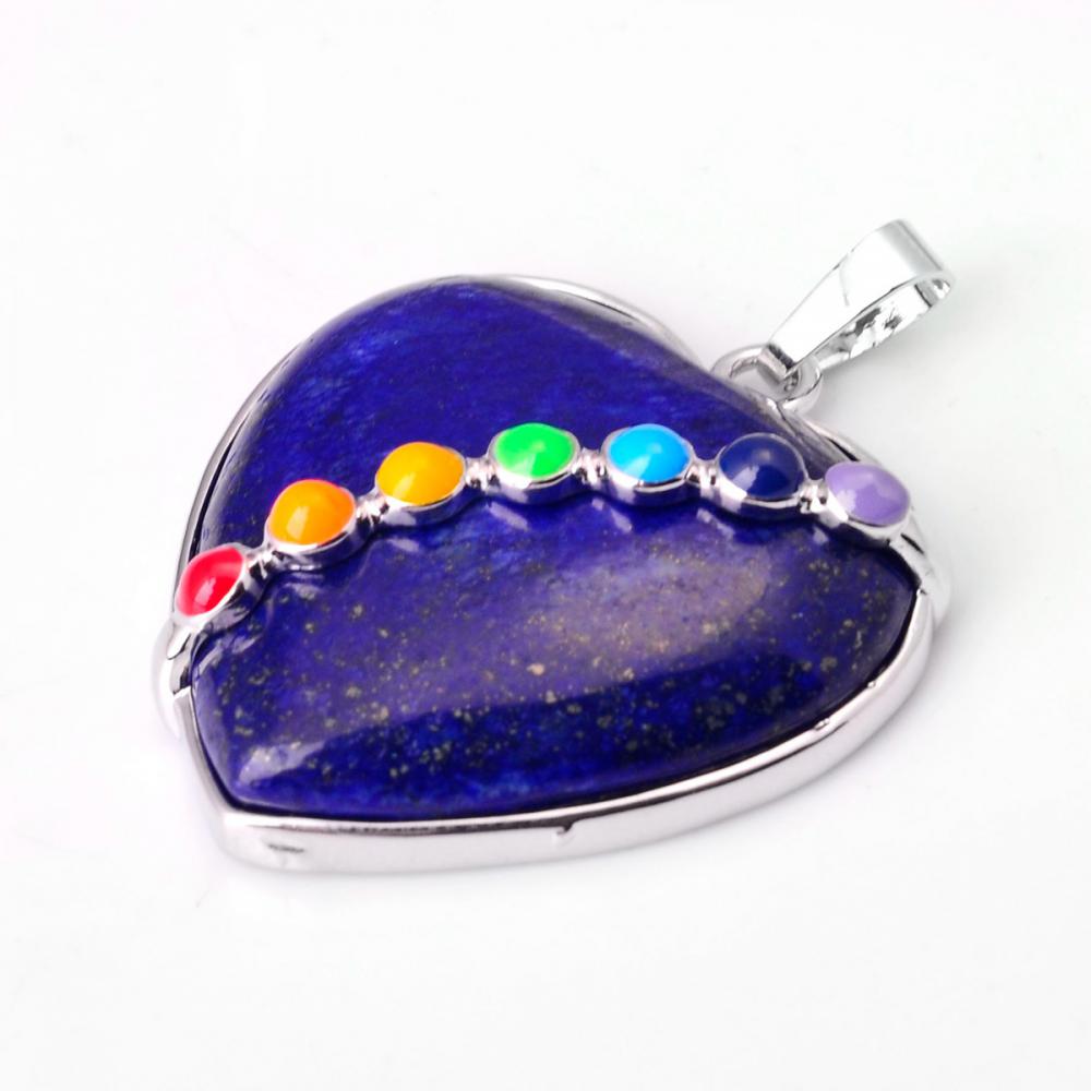 Pendentif en forme de coeur en lapis-lazuli et sept pierres chakras