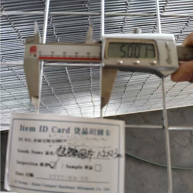 ANJIA Group – digital caliper measuring mesh opening of galvanized welded mesh panel