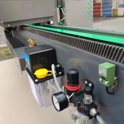 Xunke 1325 Vacuum Press 5.5KW Spindle Mini CNC Router Machine with 360 Degree Rotation and 20% Discount