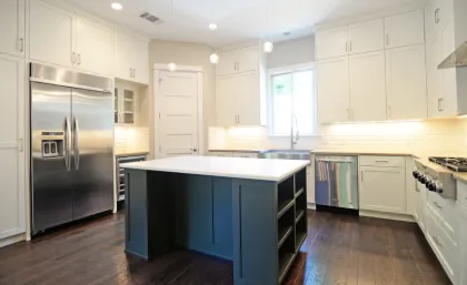 Customized modern shaker modular kitchen cabinets