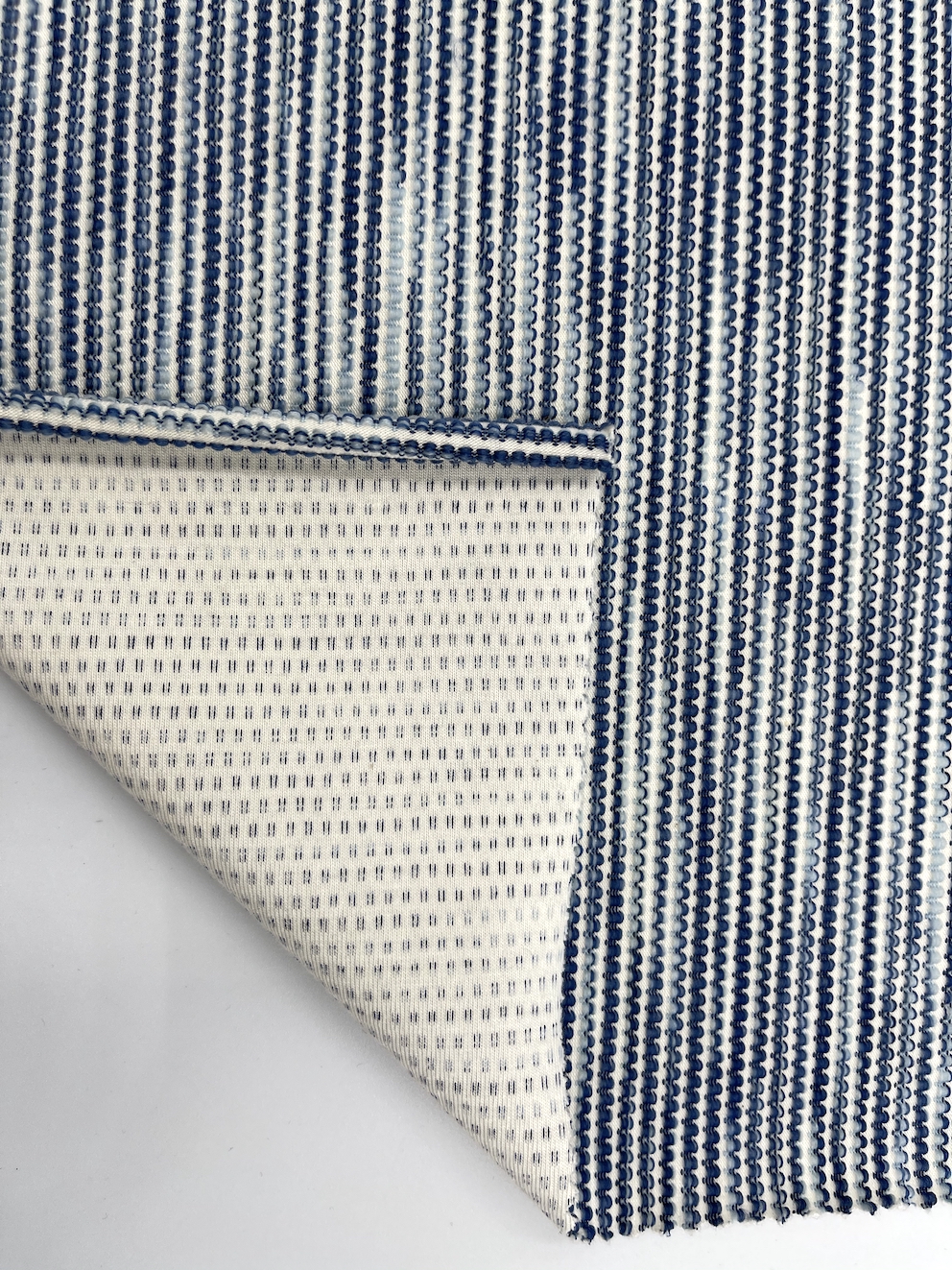 38% Mohair 38% Cotton 19%Polyester 5%Spandex