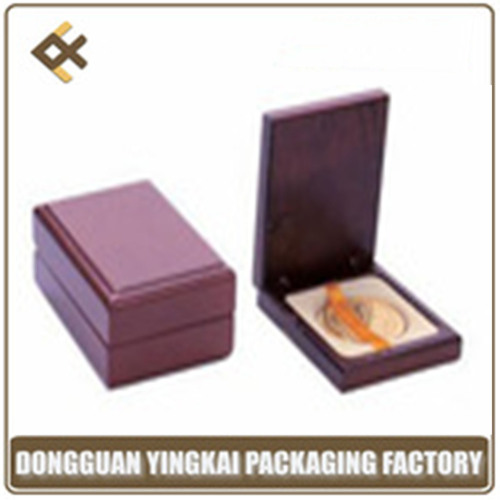 Unique Distinctive Wood Coin Packaging Gift Badge Box