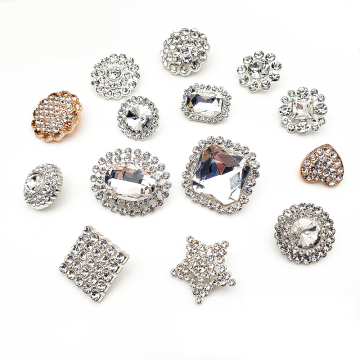 Pulsanti e fiori di strass in lega personalizzati: diamanta, cristalli di metallo e strass
