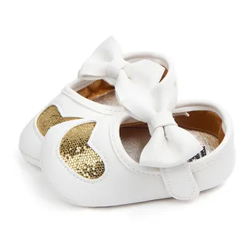 Wholesale Newborn Baby Girl Bling Bling Sequins Heart Soft Leather Prewalker Shoes