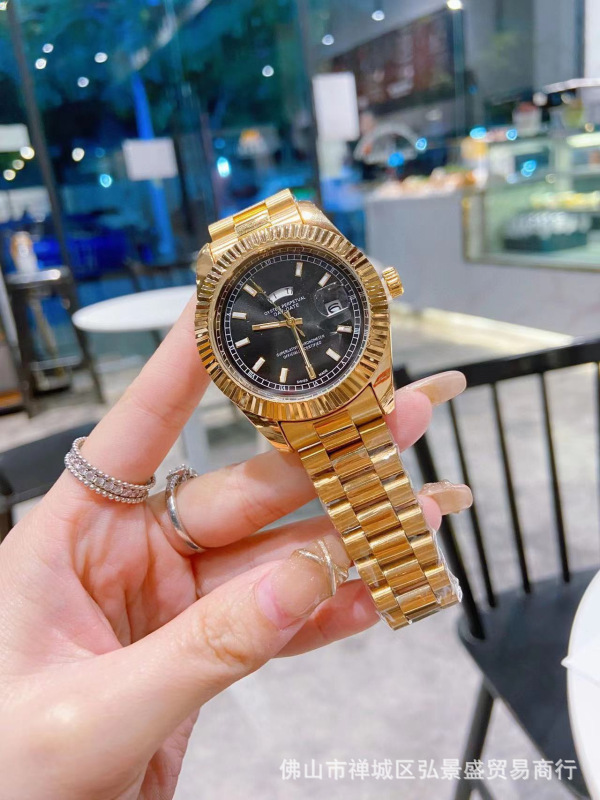 Timeless Men's Quartz Watch Classic Design
