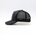 Cappello per camionista nero patch metal