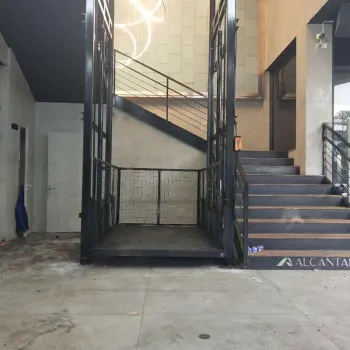 Customized Guide Rail Hydraulic Stationary Cargo Lifts: Vertical Cargo Solutions for Factory Warehouses and Freight Elevators