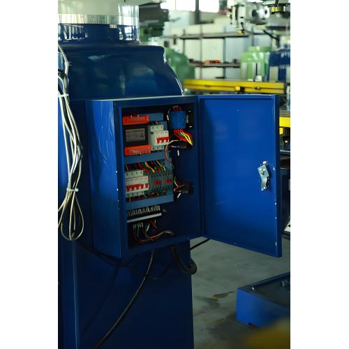 Fresatrice a torretta universale modello 4 blu