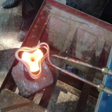 stalen staaf inductieverwarmingsapparatuurinductieoven voor gietwerkplaatsinductieverwarmingscontroller voor spuitgietmachinewatergekoelde versus luchtgekoelde inductieverwarmer