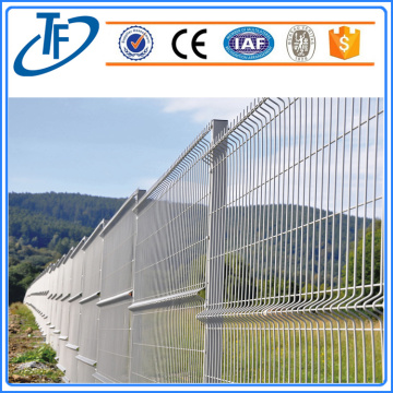 A variety of specifications optional wire mesh fence