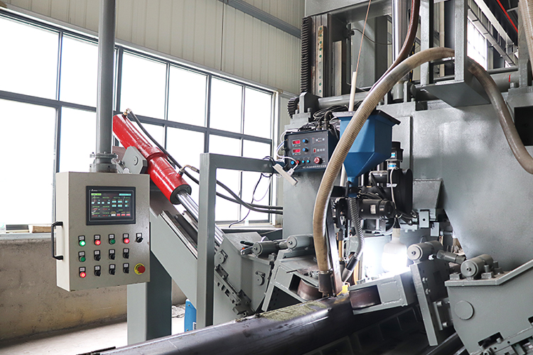 Automatic Welding And Seaming Integrated Machine
