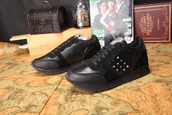 Fashion Valentino shoes, high quality cheap Valentino sneakers, Valentino men's fashion casual outdoor shoes walking shoes