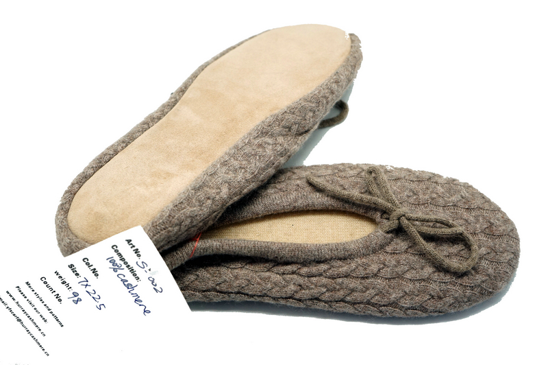 Knitted Slipper 07