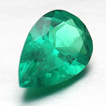 フローラル ジュエリー ラボ エメラルド コロンビア カラー ペアー 7x9