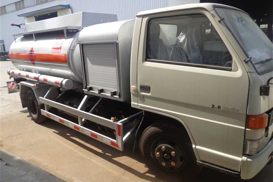 refueller tanker truck