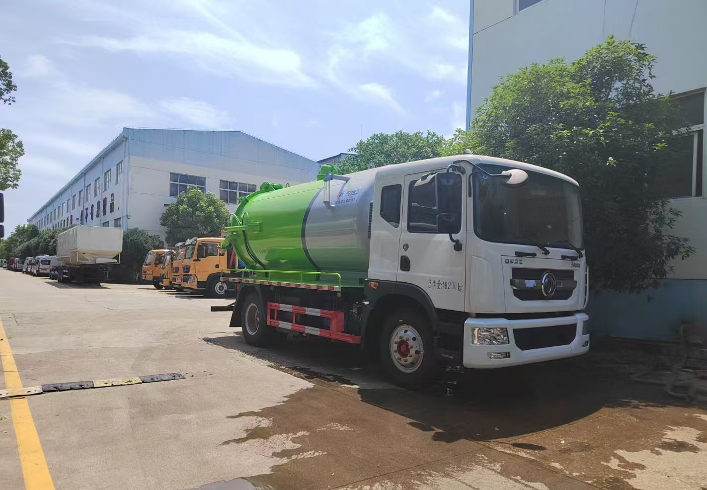 High Capacity Sewage Suction Dongfeng Truck