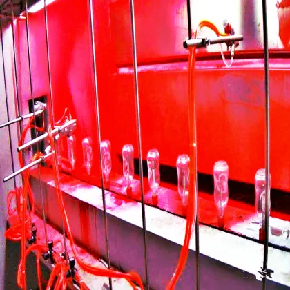 Multifunctional straightening and rust removing spray paint