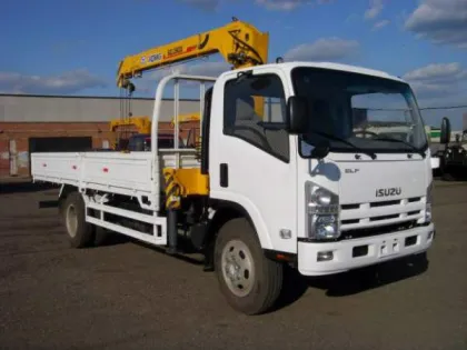 700P Isuzu Truck Mounted crane 3.2T XCMG Crane