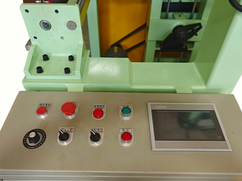 Shaftless take-up machine