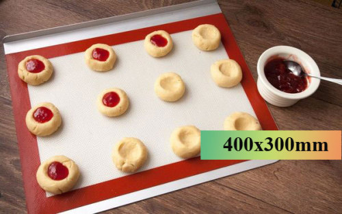 Heat resistant silicone baking mat