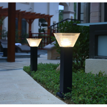 Solar garden light with long standby time