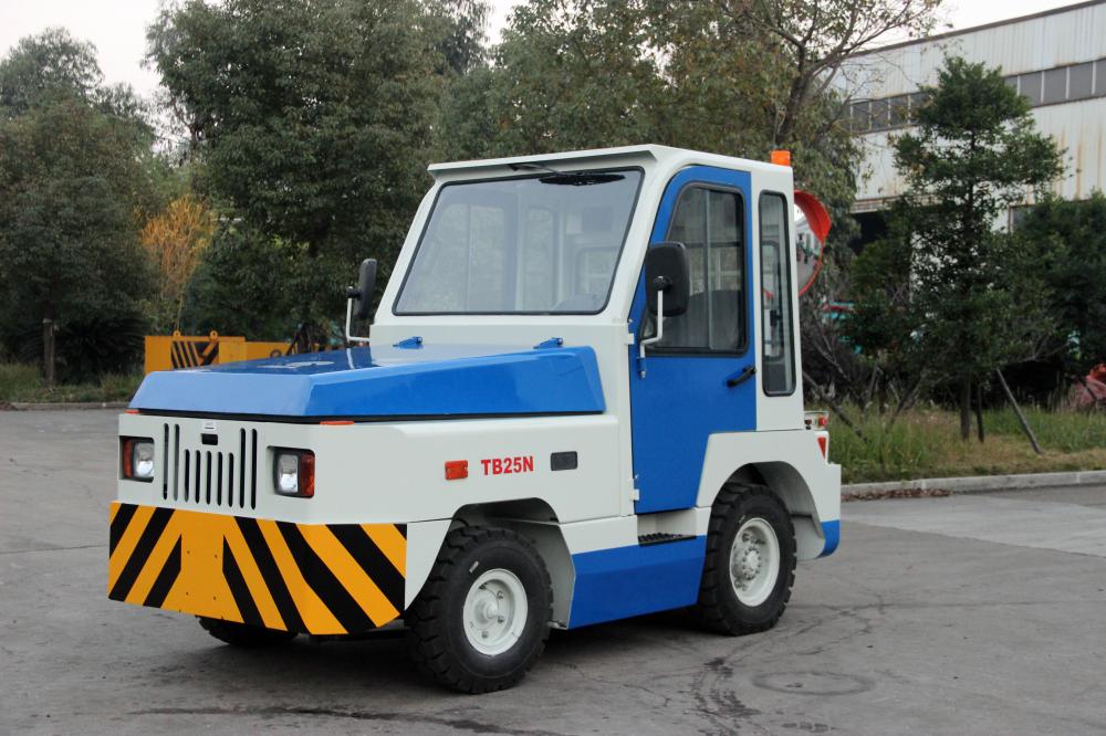 Towing Tractor With Air Condition