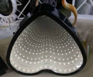 Miroir LED en forme de coeur