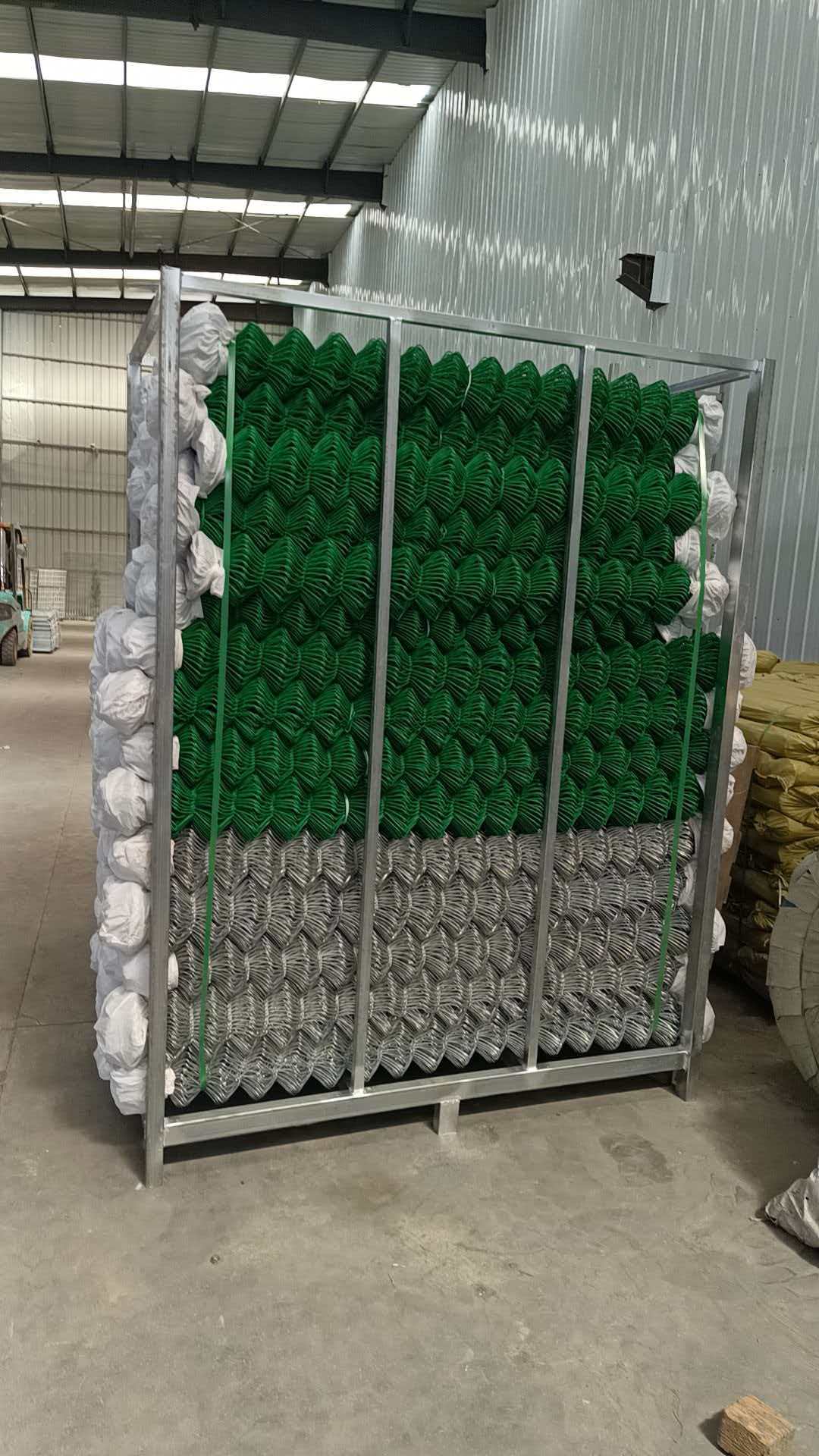 Galvanized chian link mesh and PVC